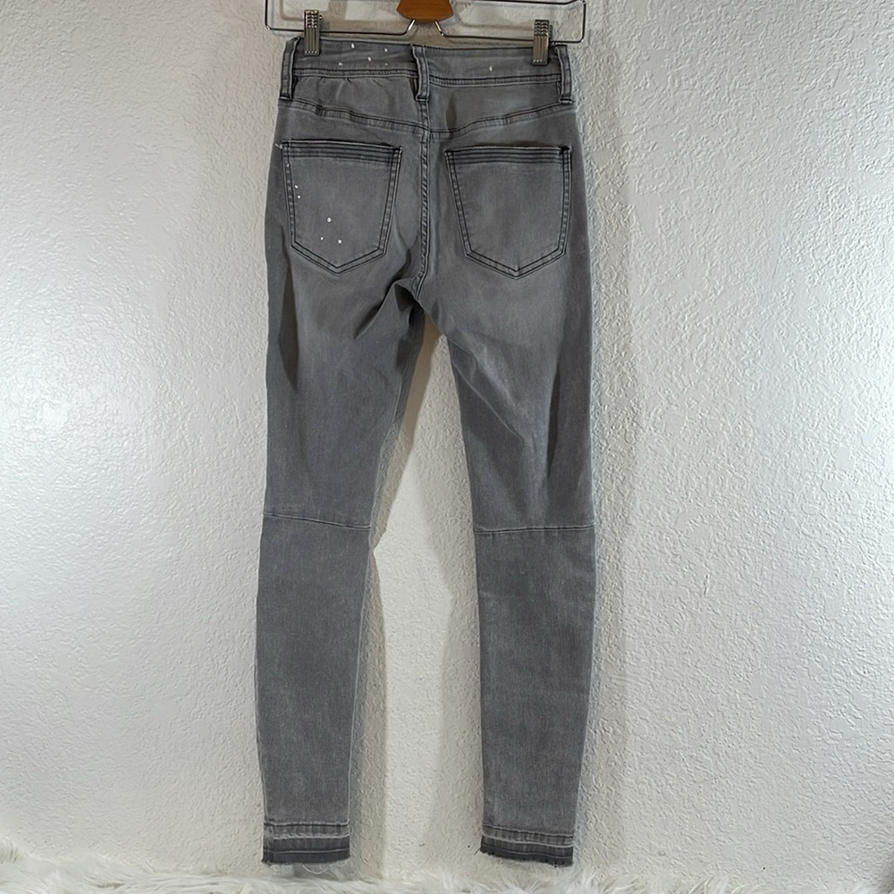 Free People WE THE FREE Grey Distressed Paint Splatter Skinny Jeans sz 25 NEW - Picture 6 of 16